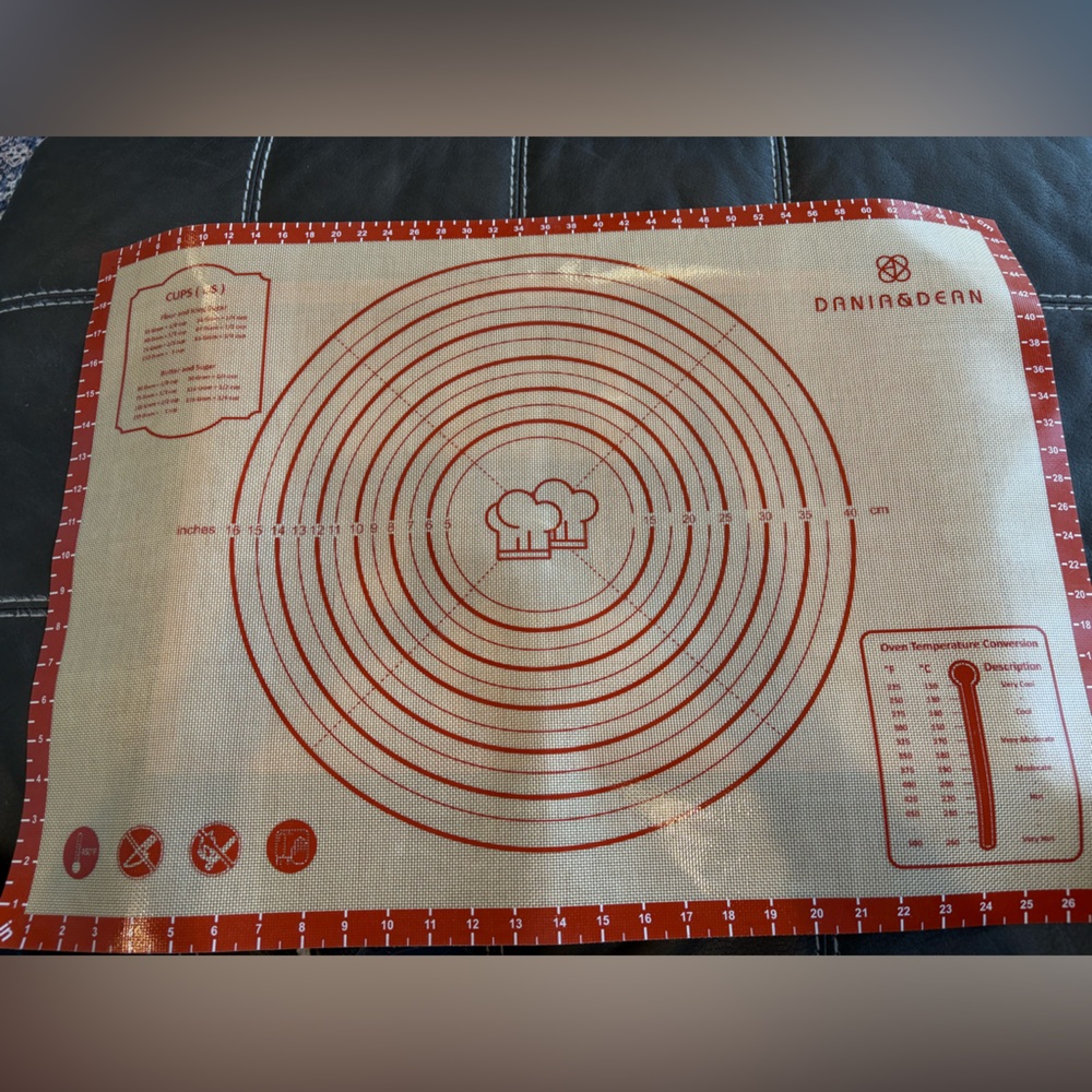 Dania& Dean XL Red Silicone Baking/Pastry Mat with Measurement Guides